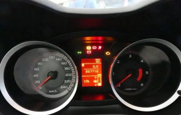 Mitsubishi Lancer VIII Speedometer (instrument cluster) 8100A115 IMPRK1098265