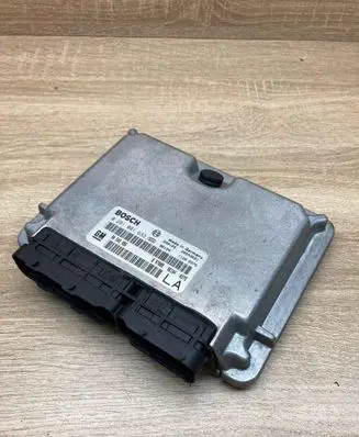 Opel Vectra B Engine control unit/module ECU 90508986 0281001633 Used