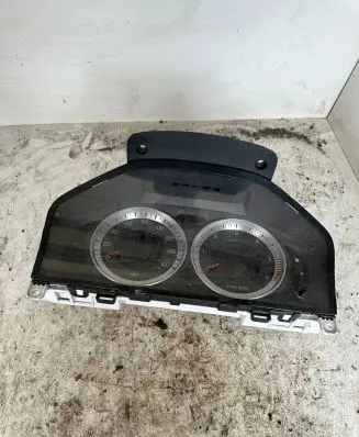 Volvo S60 Speedometer (instrument cluster) 31327584AA