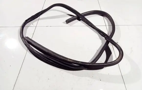 Rubber seal rear door