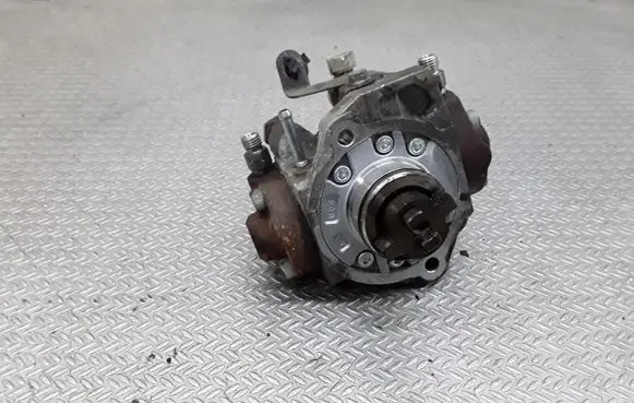 Mitsubishi Lancer VIII Fuel injection high pressure pump 2940000991 1460A043