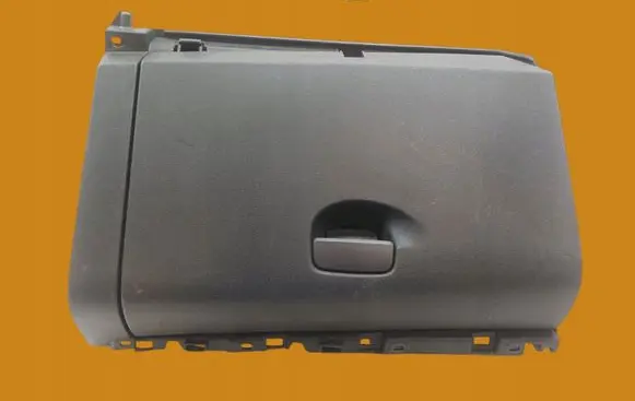Glove box