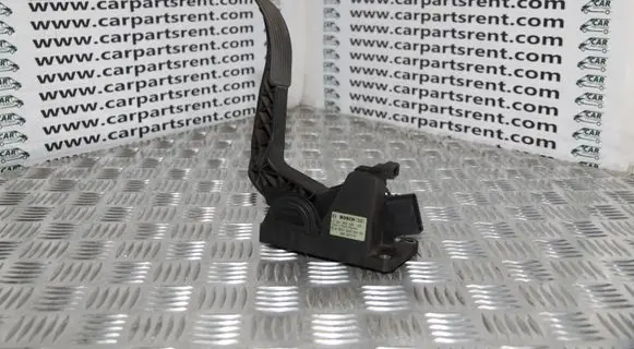 Mercedes-Benz Sprinter W901 W902 W903 W904 Accelerator throttle pedal A9013000404 0281002335