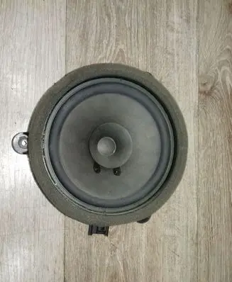 Volvo V50 Front door speaker 30752083