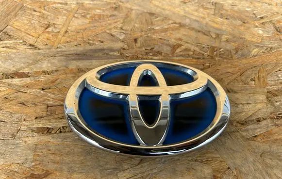 Toyota Camry VIII XV70 Manufacturers badge/model letters K2907TT