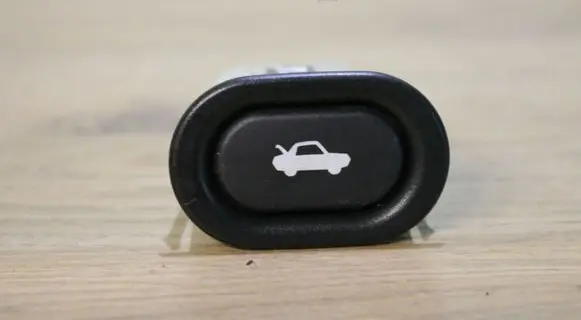 Saab 9-5 Tailgate opening switch 4733440