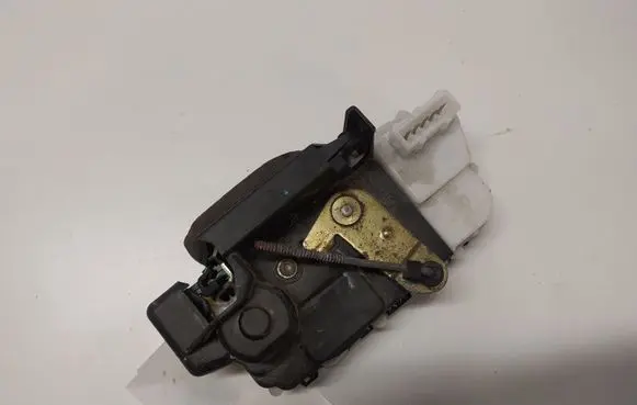 Peugeot 607 Rear door lock