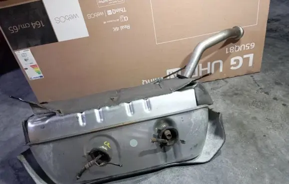 Mercedes-Benz S W220 Fuel tank A2204702201