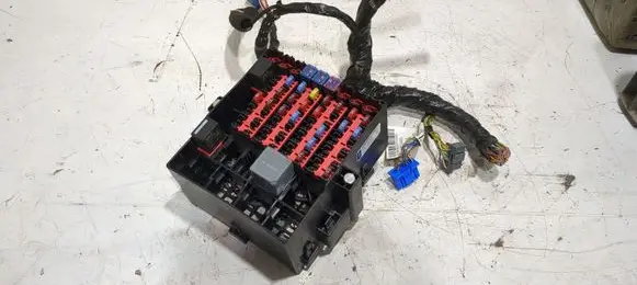 Ford Fiesta Fuse module 8V5114A175AA