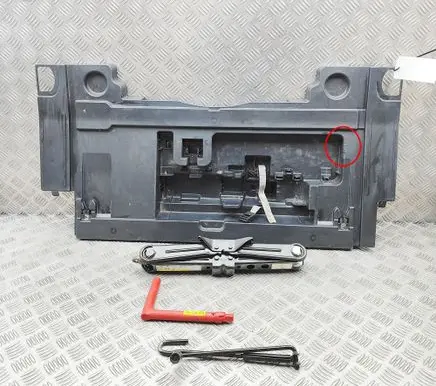 Audi A5 Tool set 8W0011031D 8W0713201