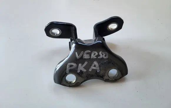 Toyota Verso Front door lower hinge 