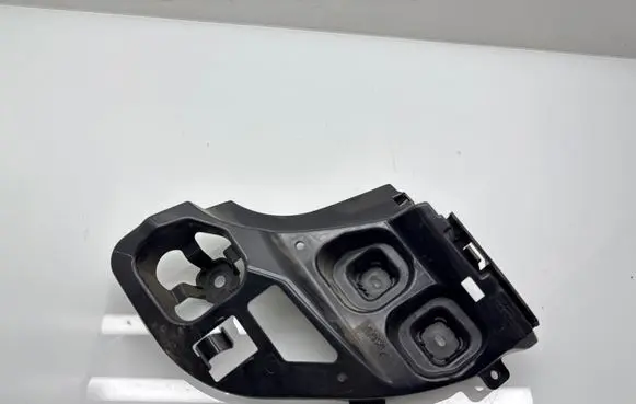 BMW 1 F40 Bumper support mounting bracket corner 7461398 51127461398