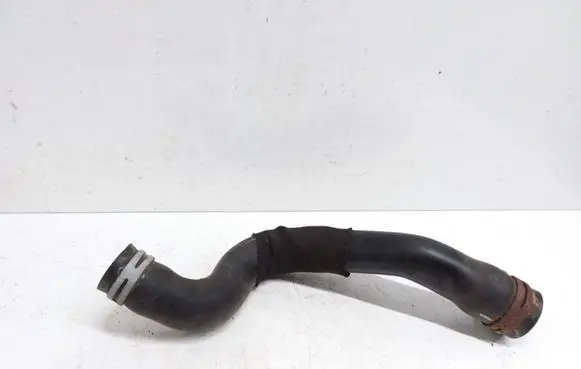 Peugeot 308 Engine coolant pipe/hose 9681777880