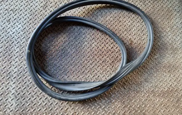 Mini One - Cooper F56 F55 Trunk rubber seal (body) 7318868