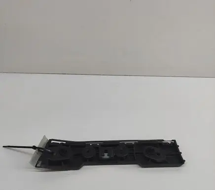Rear bumper mounting bracket