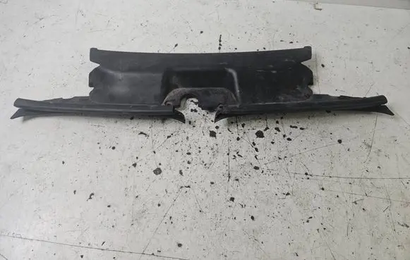 BMW X3 E83 Radiator trim 3402286 10991213E