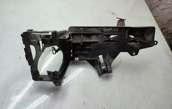 BMW 5 F10 F11 Headlight/headlamp mounting bracket 7200793