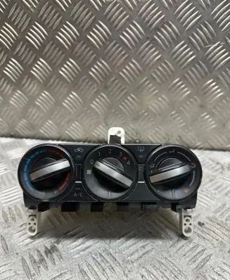 Nissan Qashqai Climate control unit 05070079