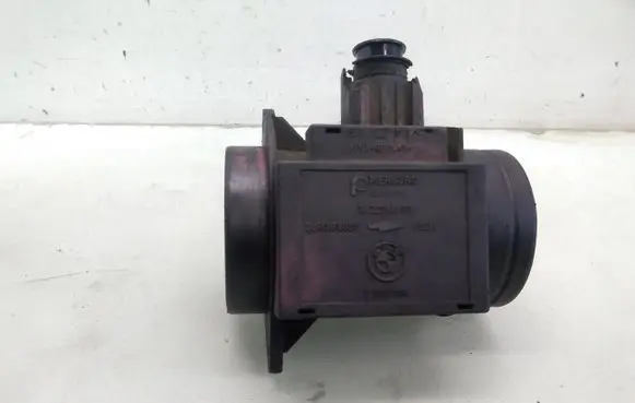 BMW 5 E39 Mass air flow meter 2246084