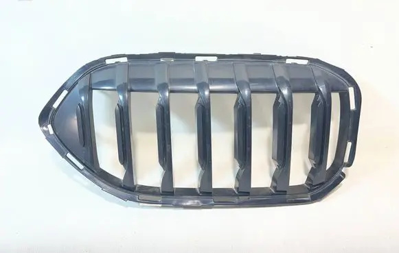 BMW 2 F44 Front bumper upper radiator grill 7077302
