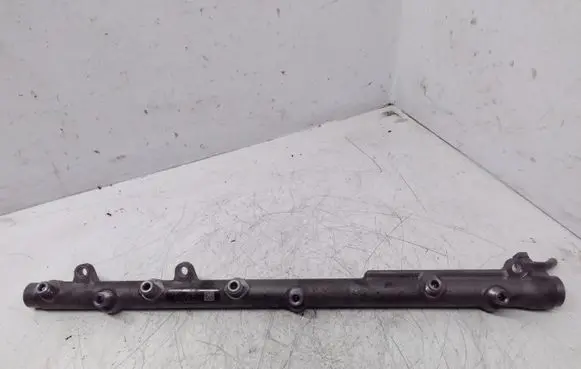 BMW 5 E60 E61 Fuel main line pipe 0445216015 7795514