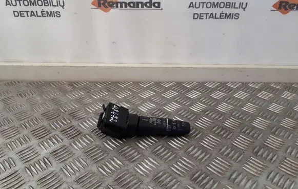 Mitsubishi Pajero Wiper control stalk E532016