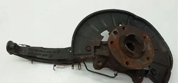 Volkswagen Touareg I Front wheel hub spindle knuckle