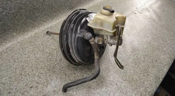 BMW X5 E53 Brake booster 6757706
