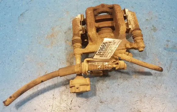 Opel Astra J Rear brake caliper
