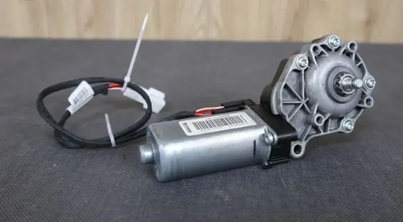 Mercedes-Benz SLK R172 Folding roof motor 1727900103 A1727900103