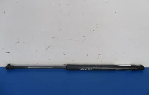 Volvo C30 Shock absorber/damper mounting bracket 