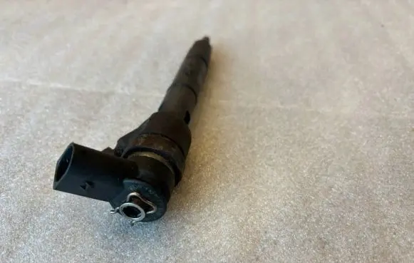 Mercedes-Benz A W169 Fuel injector A6400700787 6400700787