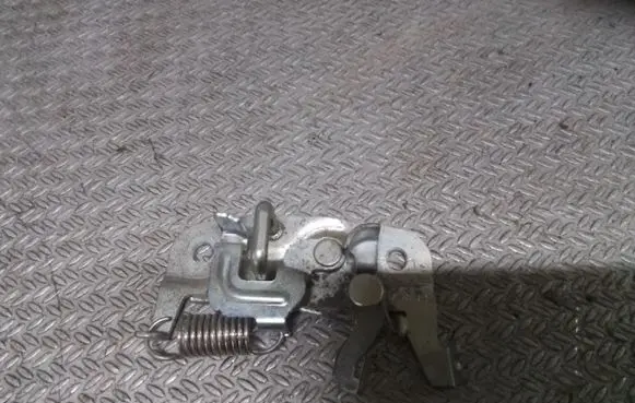 Mitsubishi Lancer VIII Trunk lock loop 