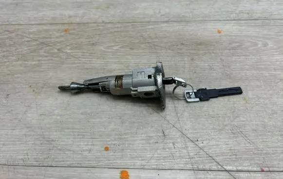 Volkswagen Touareg II Front door lock (next to the handle) 7P6837216BINB 7P6837216B 107837167AQ