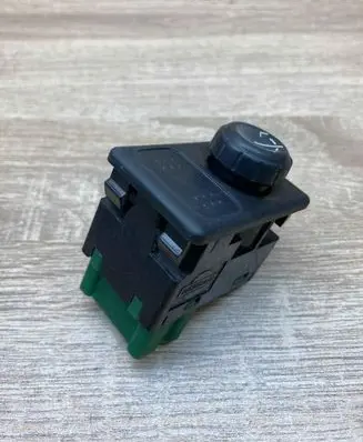 Nissan Primera Wing mirror switch