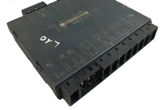 Mercedes-Benz S W220 Seat control module 2208206826