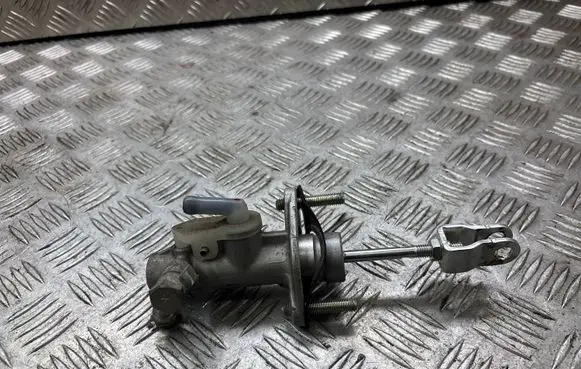 Mitsubishi Grandis Clutch slave cylinder