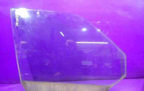 Volkswagen Transporter - Caravelle T5 Front door window glass four-door 