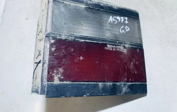 Volkswagen PASSAT B3 Tailgate rear/tail lights 333945108
