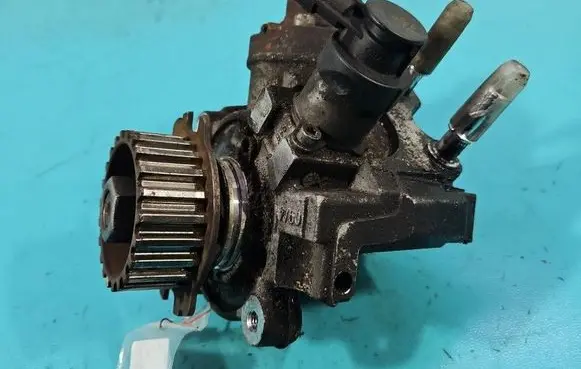 Peugeot 208 I Fuel injection high pressure pump 0445010739 IMPRK1543468