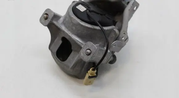 Audi A5 Sportback 8TA Engine mount bracket 8R0199381B