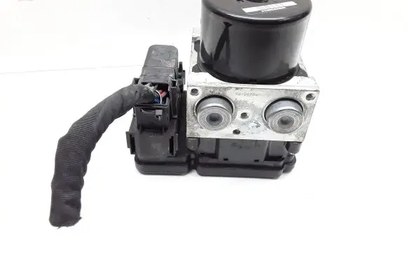 Volvo V70 ABS Pump 30681619