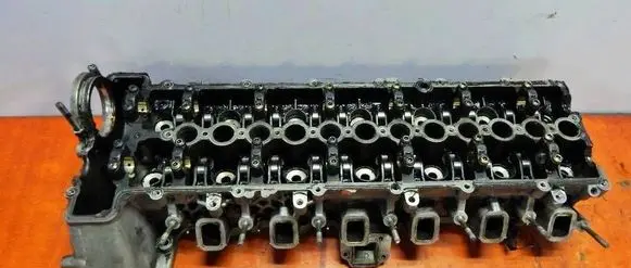 BMW 7 E65 E66 Engine head 7792753
