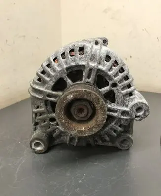 BMW 3 E90 E91 Generator/alternator 2543306C