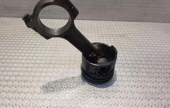 Dacia Logan I Piston 7701475075 7701475074