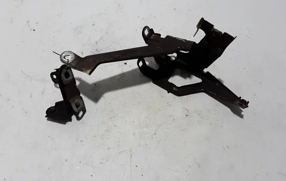 BMW 6 F12 F13 Fender mounting bracket 7230583