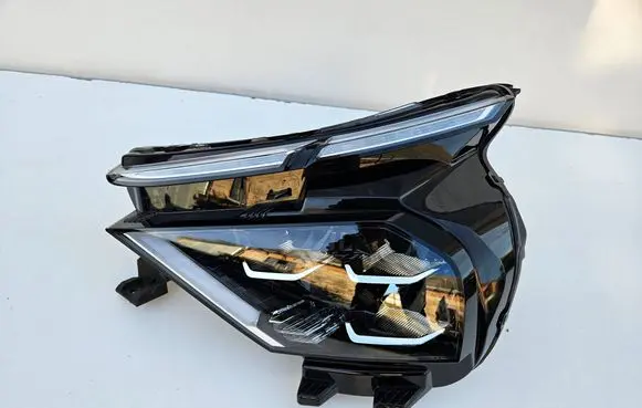 Citroen C4 III e-C4 Headlight/headlamp 9830649480