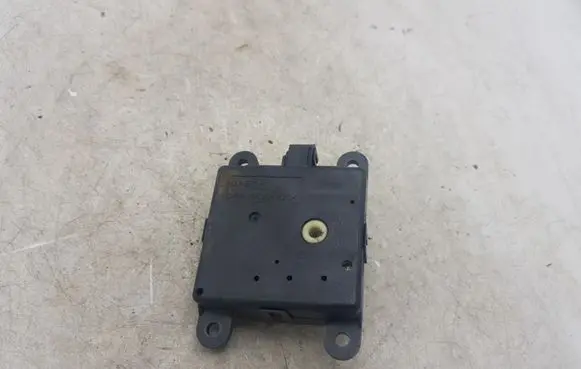 Nissan Note (E11) Air flap motor/actuator 3J01030820