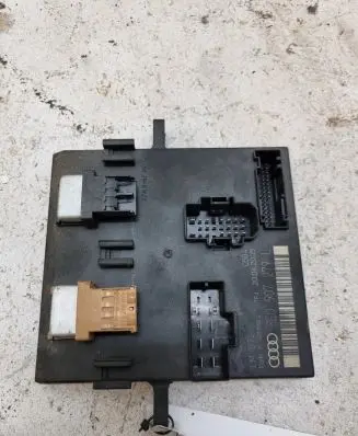 Audi A4 S4 B5 8D Comfort/convenience module 8E0907279L