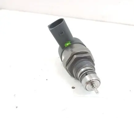 Mercedes-Benz GLC X253 C253 Fuel pressure regulator A6540780049 0281006544